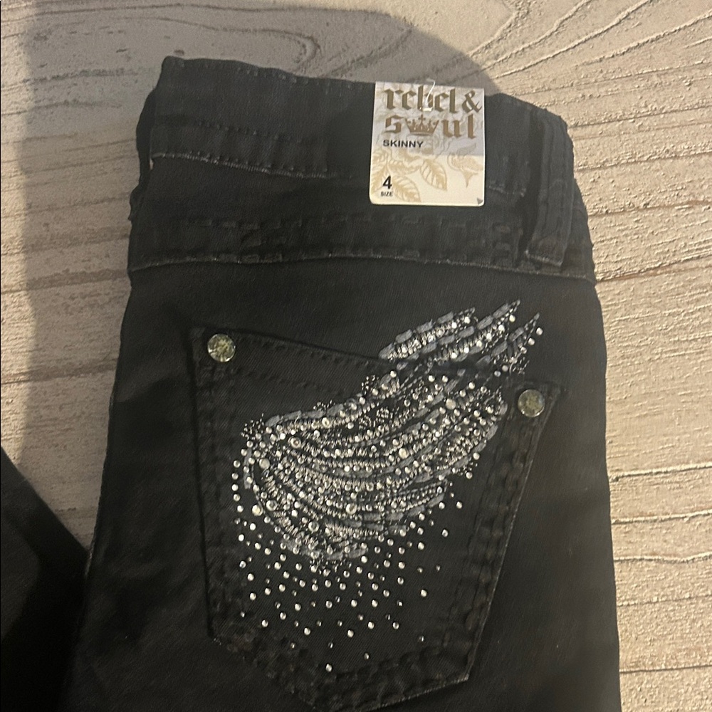 NWT rebel & soul jeans size 4....